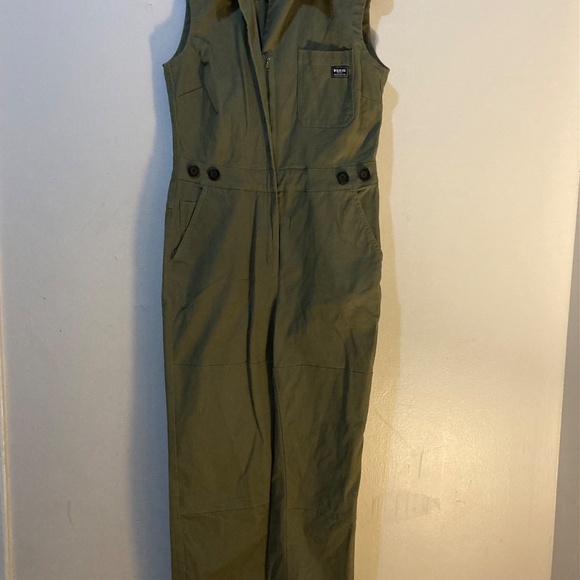 Wild Fang Women’s Sleeveless Jumpsuit - Picture 6 of 10